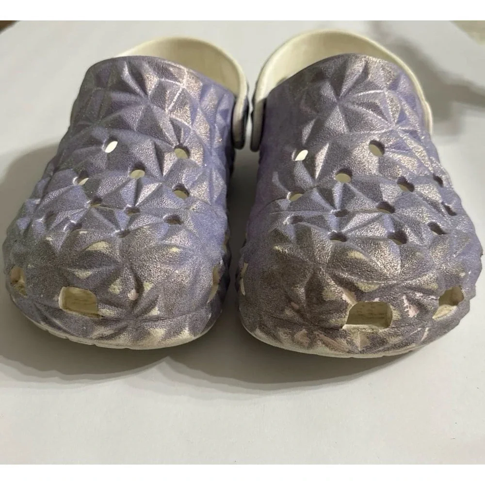 CROCS geometric 3d